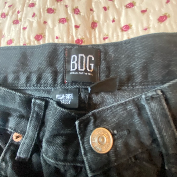 Worn Once Ripped Baggy Jeans - Picture 7 of 9